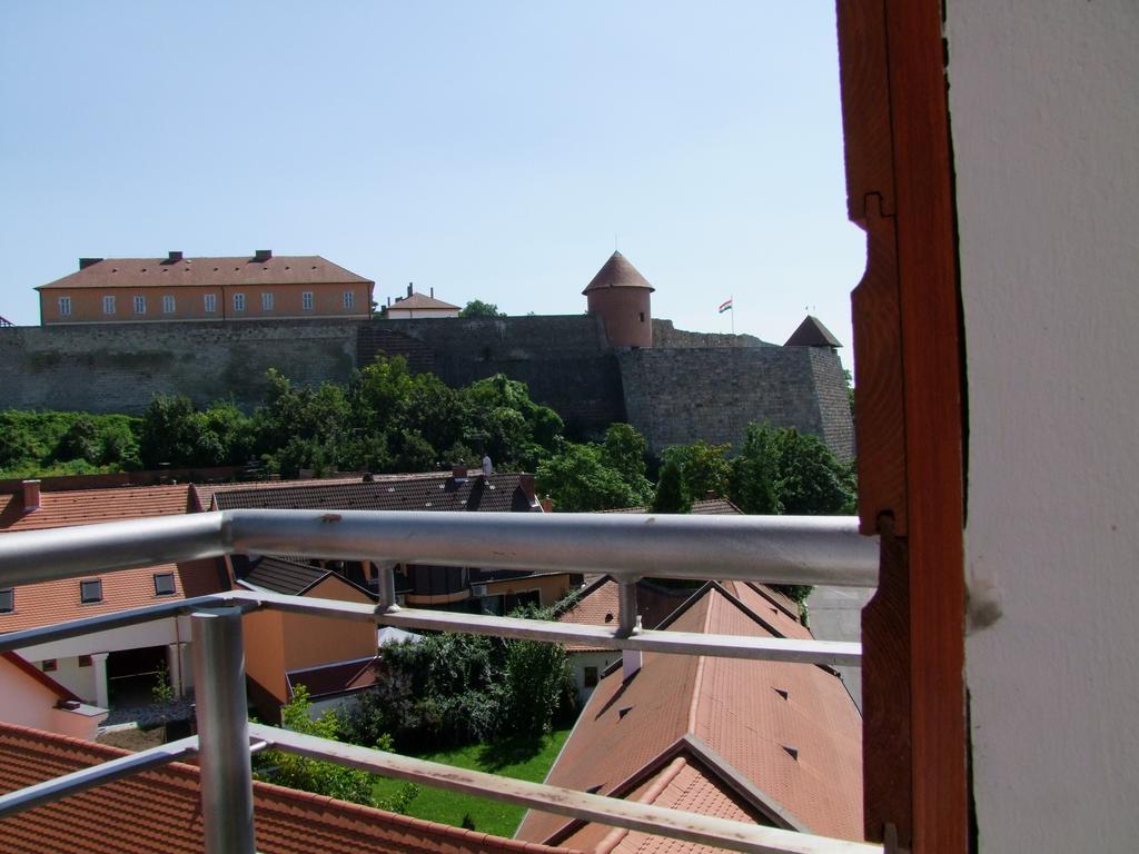 Minaret Apartman Eger Habitación foto